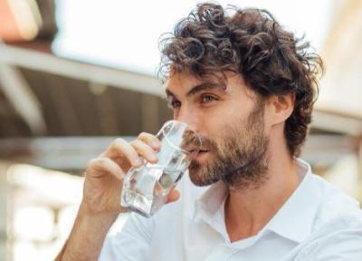 اگر این علائم را دارید آب کافی نمی نوشید اگر این علائم را دارید آب کافی نمی نوشید